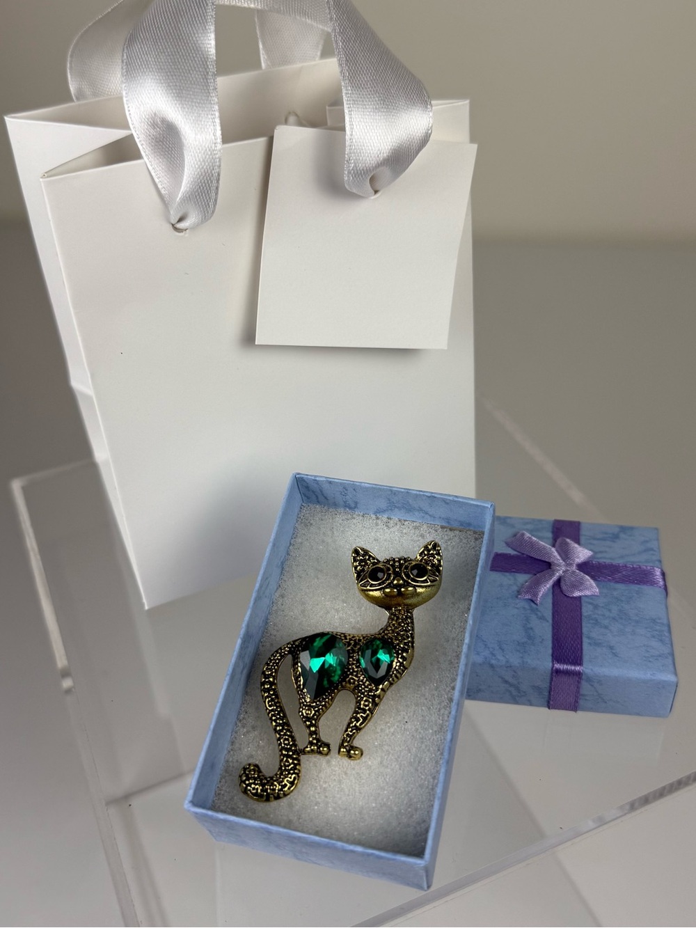 Rhinestone Cat Brooch Pin – Blue & Green Eyes